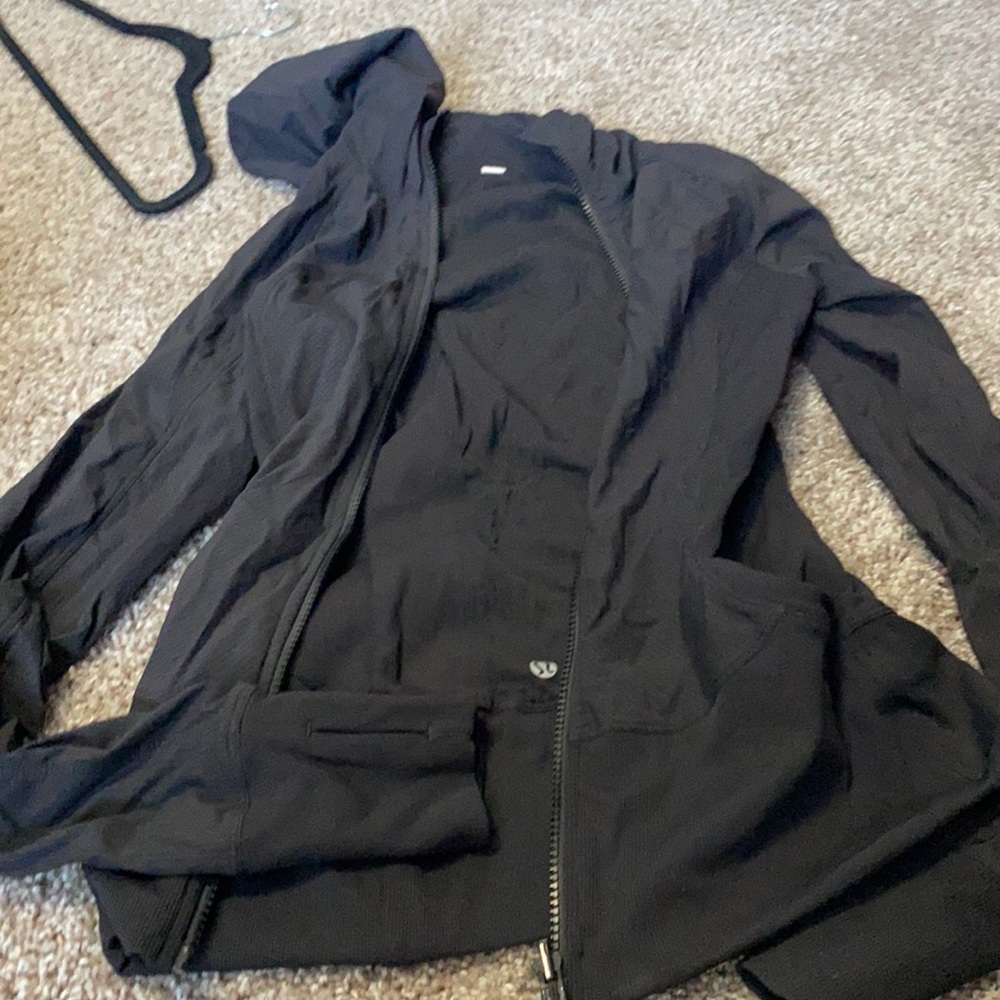 Black lulu zip up